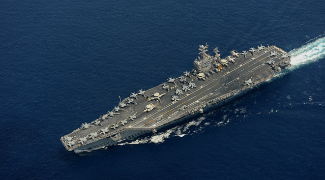 4 Rudal Iran Hantam Kapal Induk USS Abraham Lincoln, AS Membantah